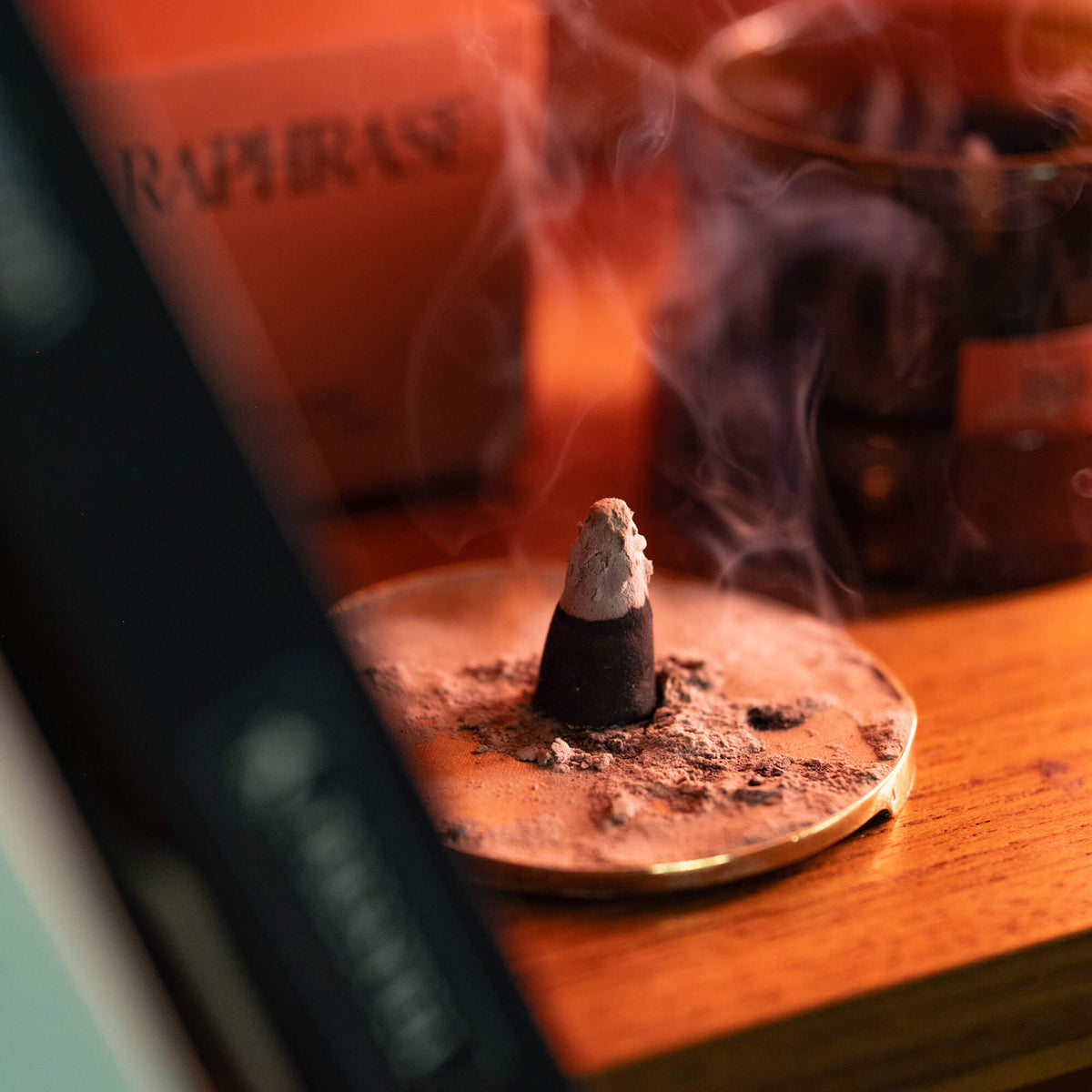 SAFFRON & OUD INCENSE CONES